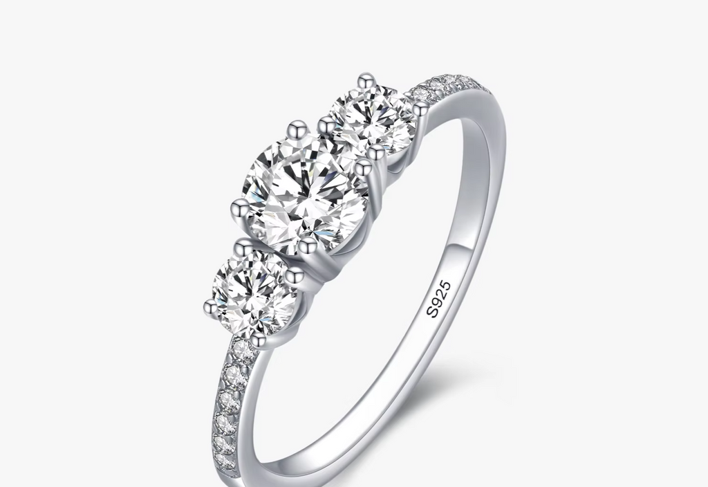 Emerald Luxe Zircon Ring