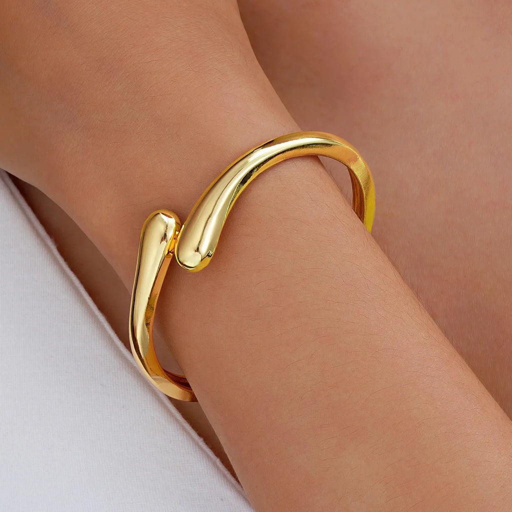 Waterdrop Chic Bangle