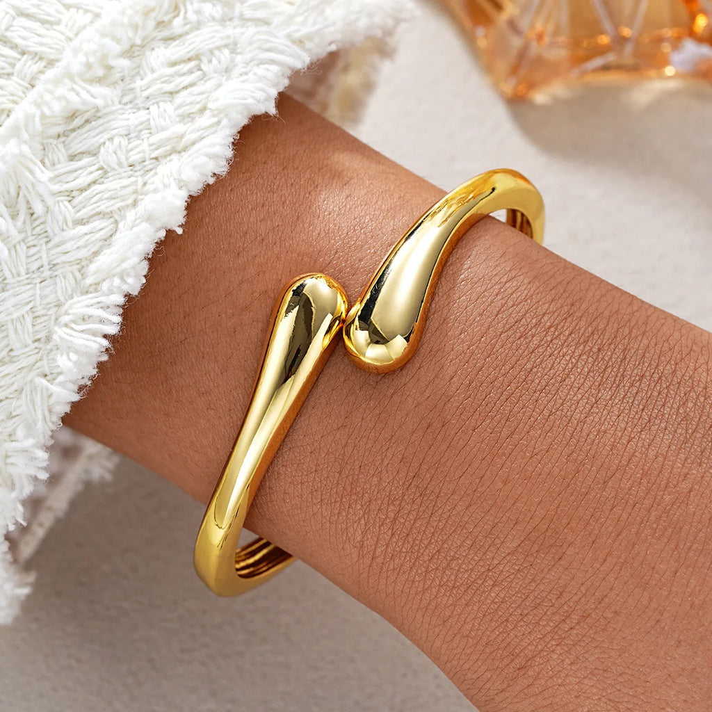 Waterdrop Chic Bangle