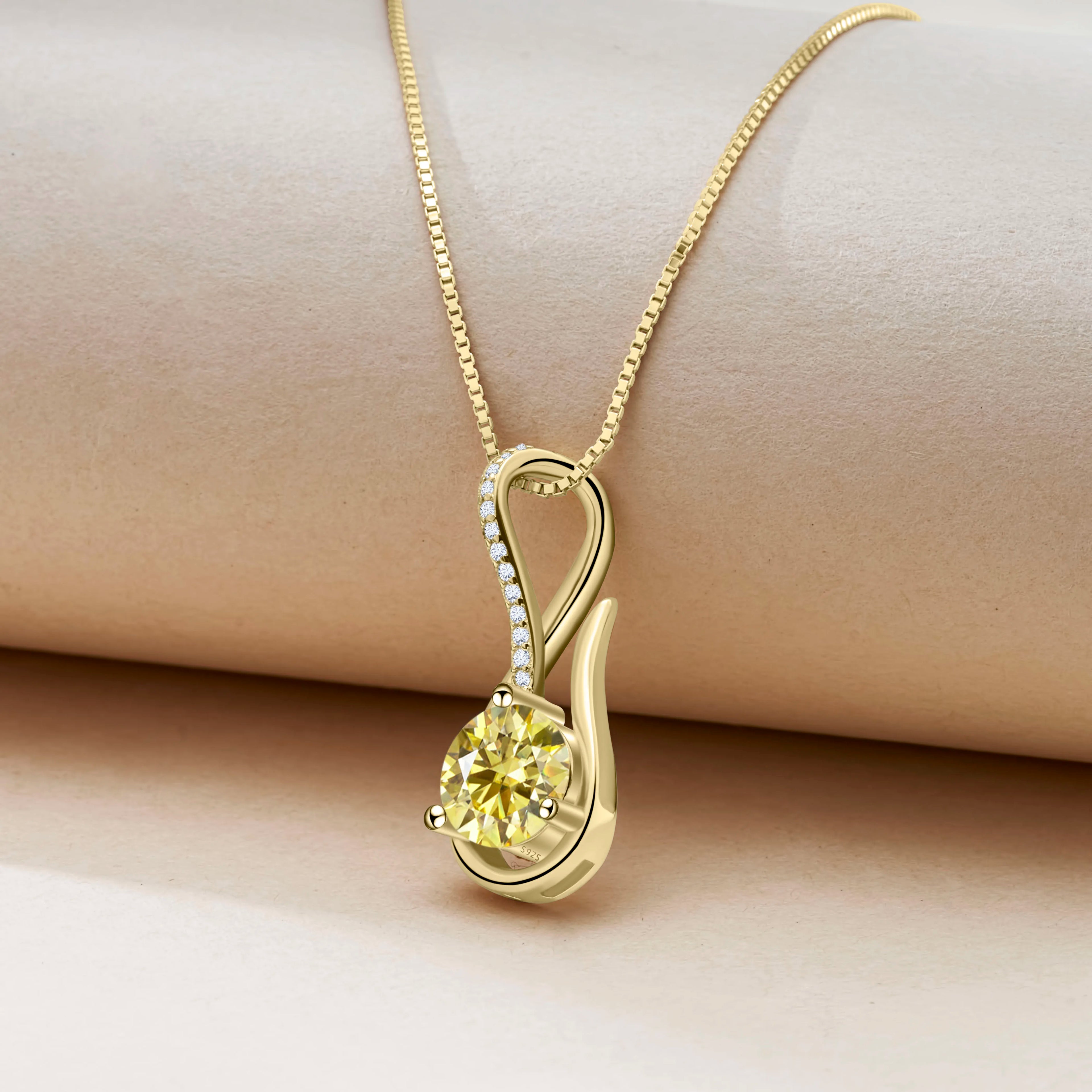 Luxe Beam Moissanite