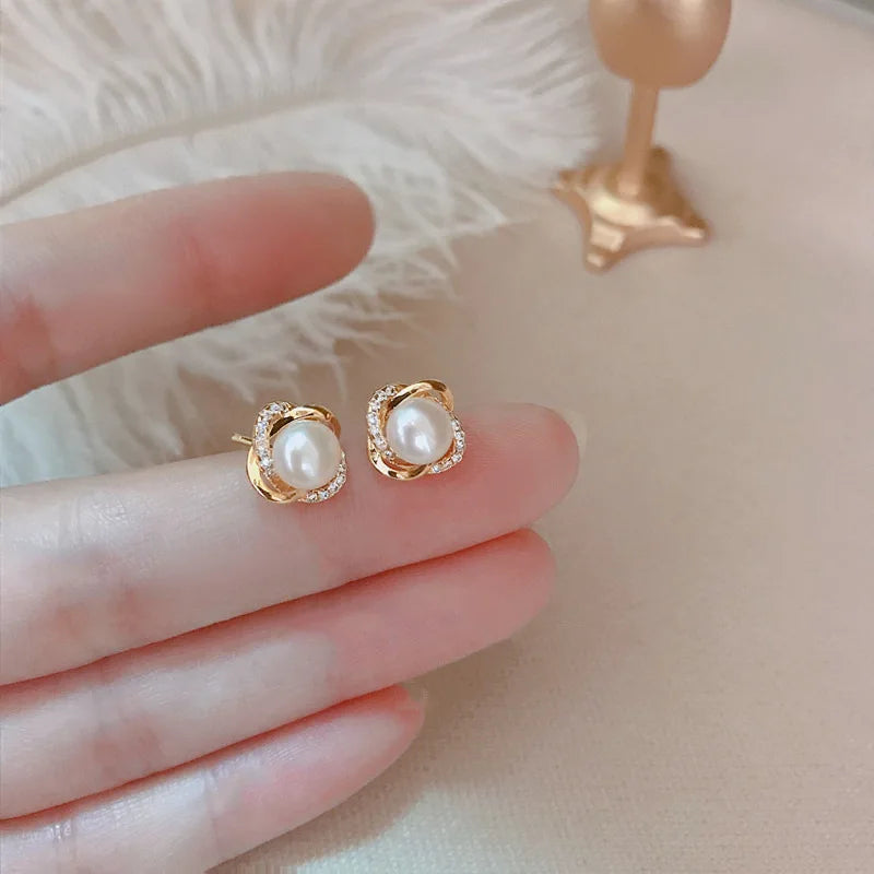 Élise Pearl Drop Earrings