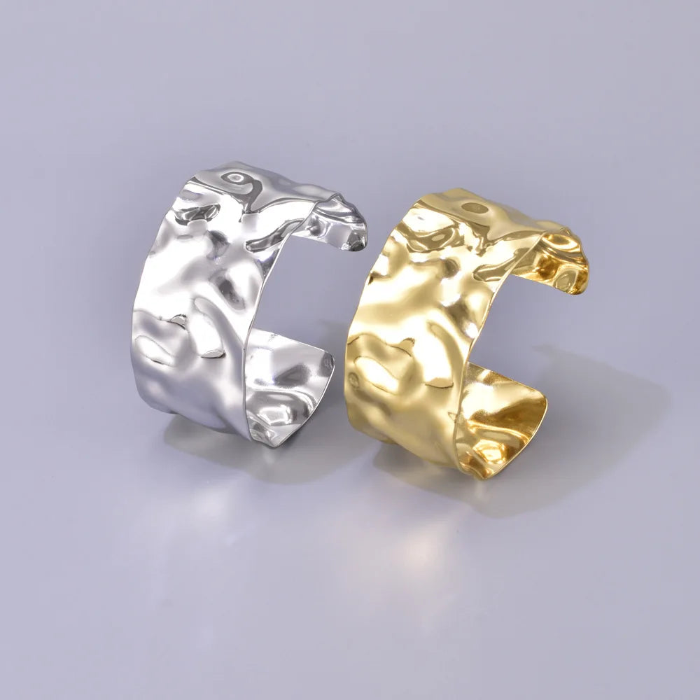 Concave-Convex Bangle