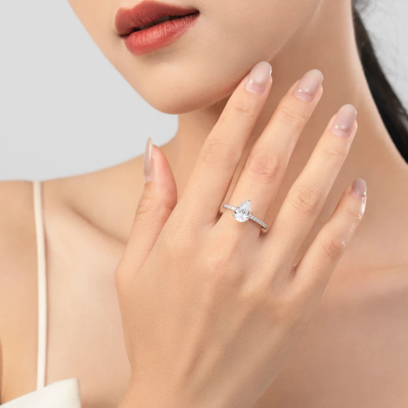 Classic Dewdrop Zircon Ring