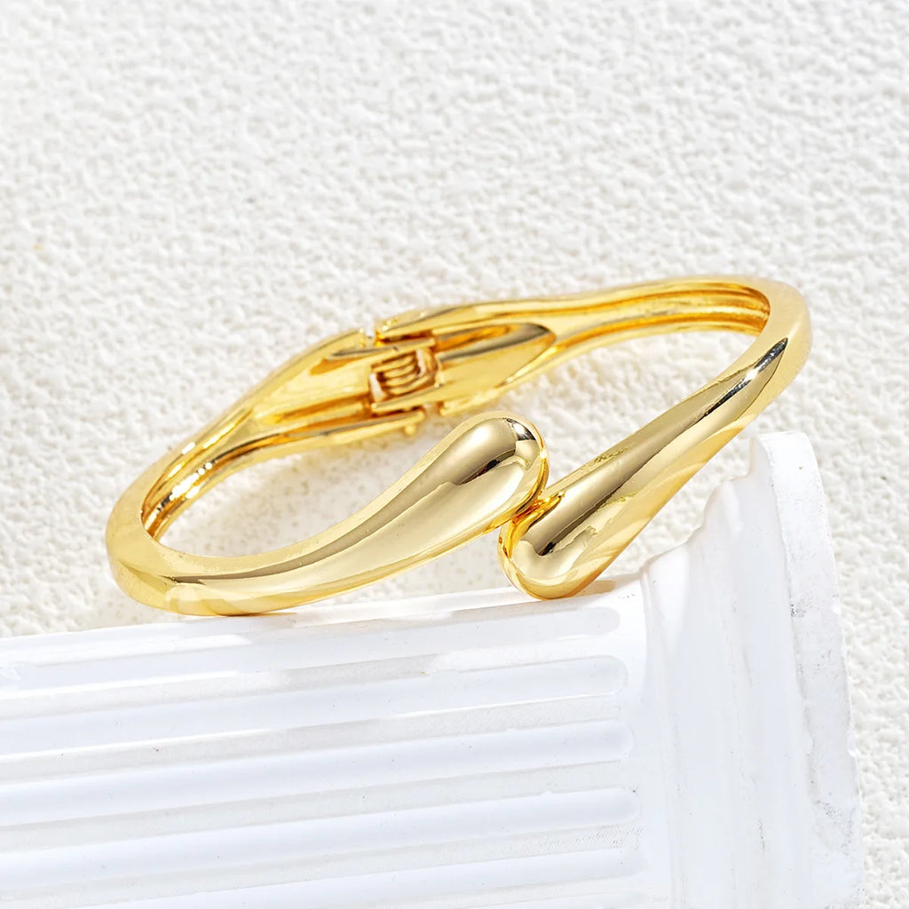 Waterdrop Chic Bangle