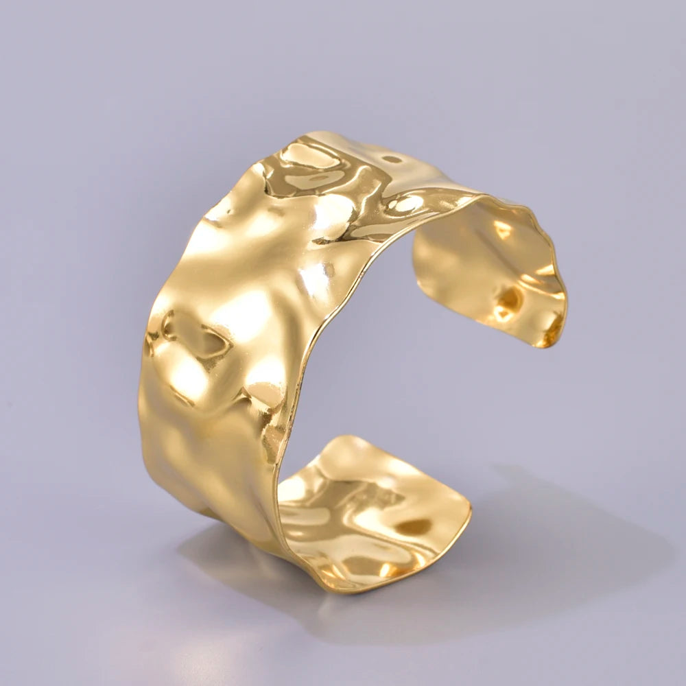 Concave-Convex Bangle