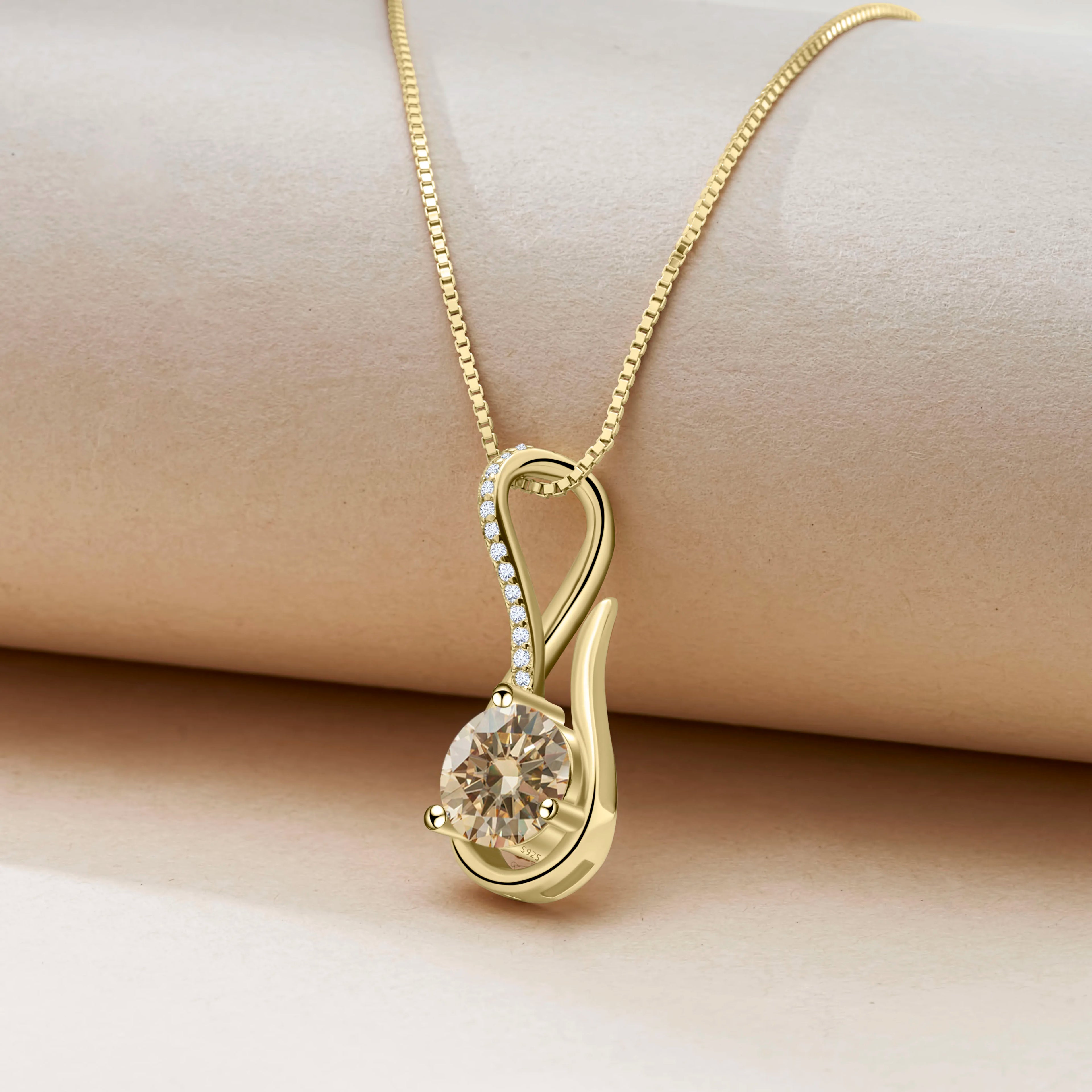 Luxe Beam Moissanite