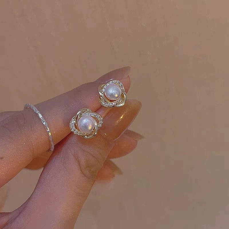 Élise Pearl Drop Earrings