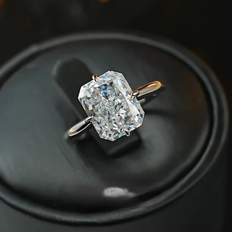 Velvet Flame Diamond Ring