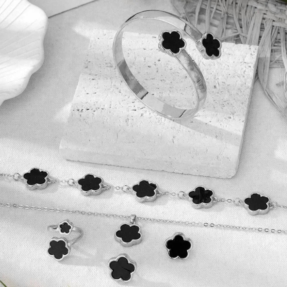 Five-Petal Charm Set