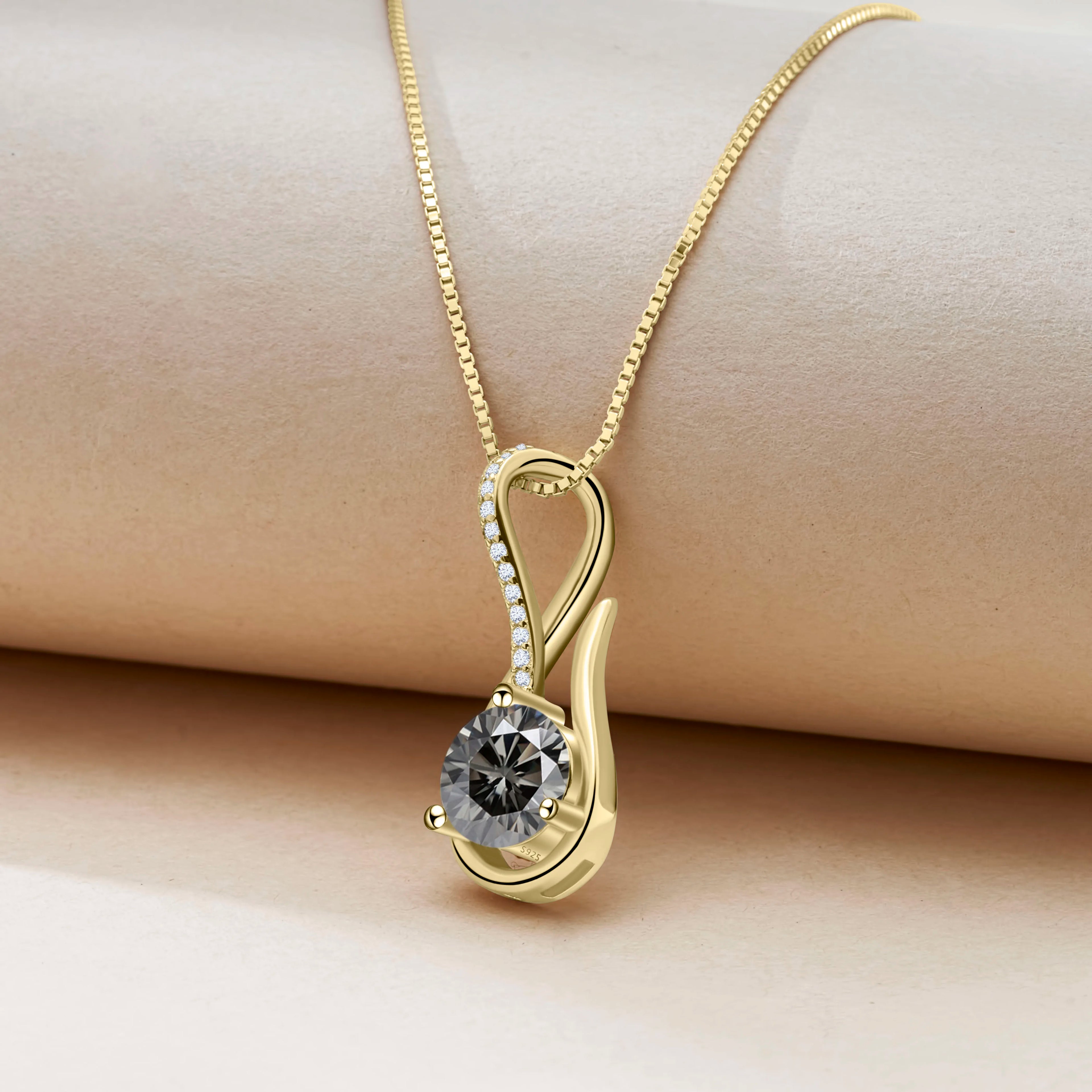 Luxe Beam Moissanite