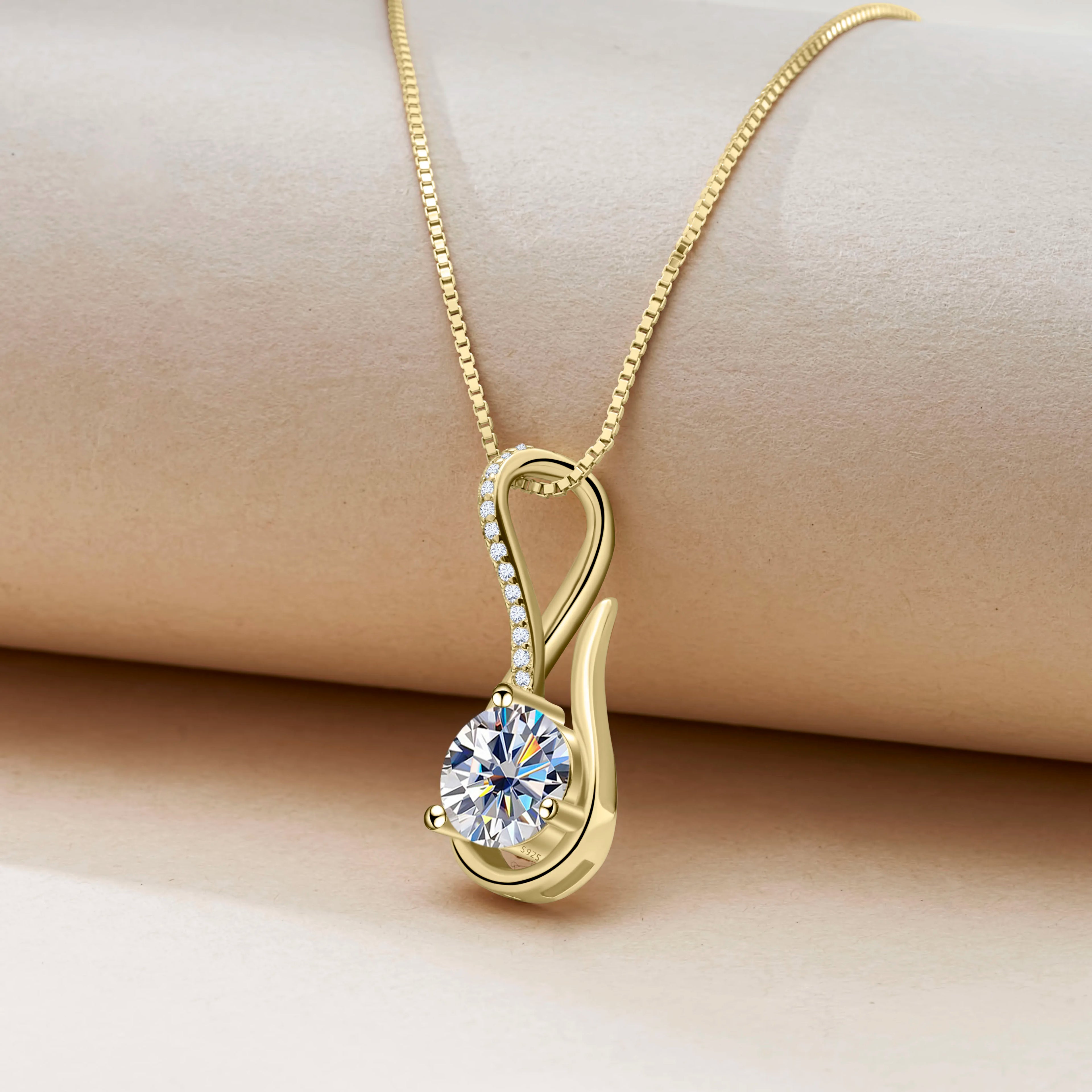 Luxe Beam Moissanite